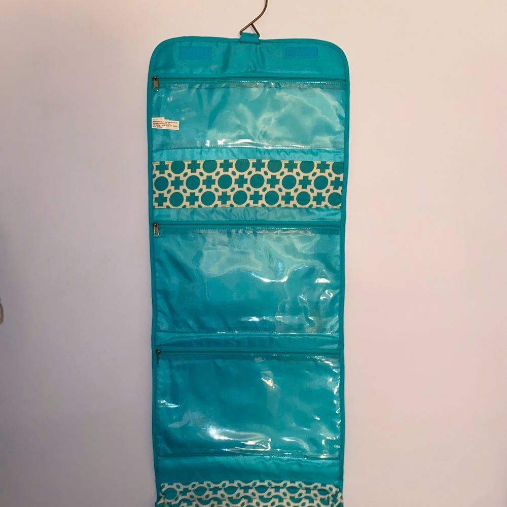 Travel hanging bag